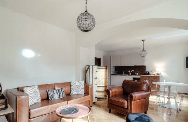 Elegant two-room apartment facing the lake in Morcote (LUXURY STUDIO MORCOTE)