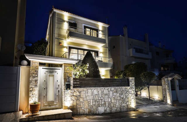 Elegant Villa by B&E