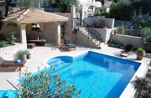 Elegant villa La Perla ,private heated pool,short walking distance to sea&center