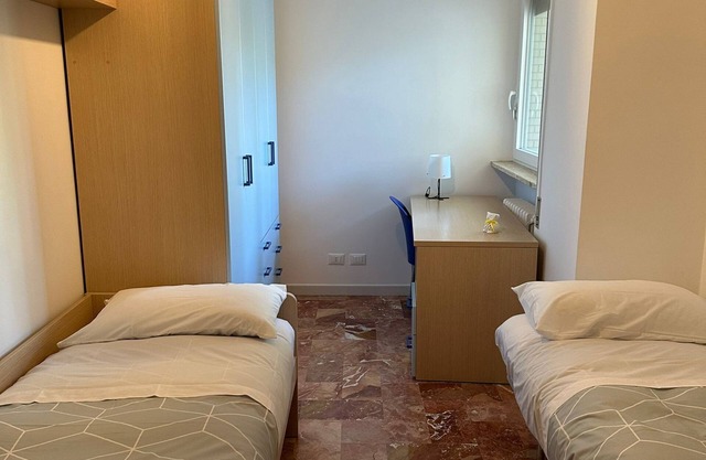 elegante appartamento guest house a Poggiofranco Bari con balconi e parcon