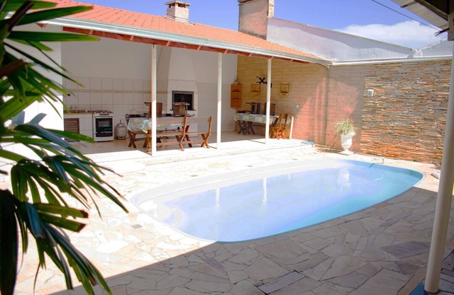 Elegante casa c piscina -Balneário dos Coroados/PR