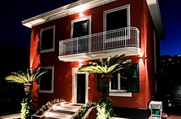 Elegante Villa Giardino + Posteggio privato