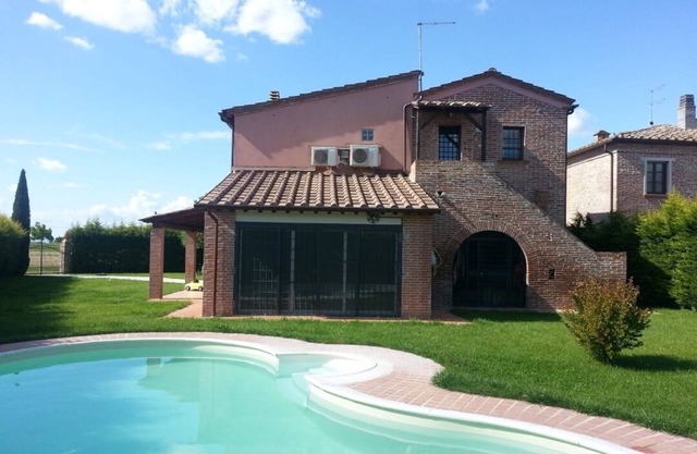 Elegantly renovated farmhouse with pool
