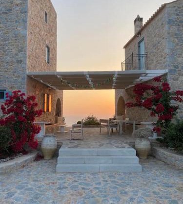 Elemani Villas
