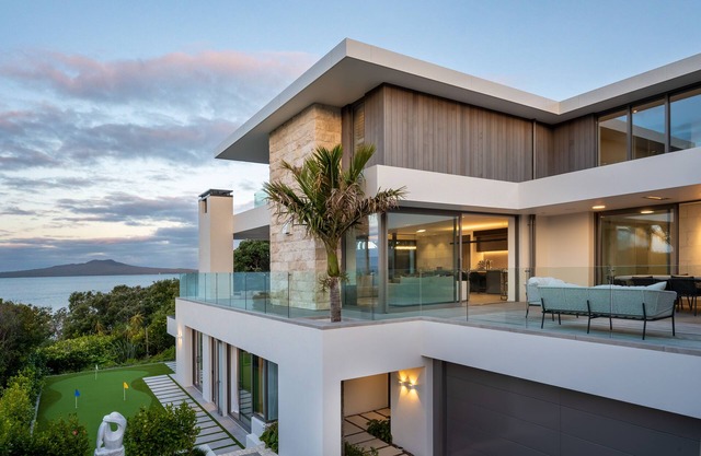Elements of Castor Bay - Self contained 3 bed accomm adjoining host family home