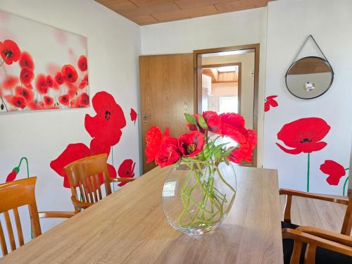 ELENA flat Mohn Duisburg Zentrum