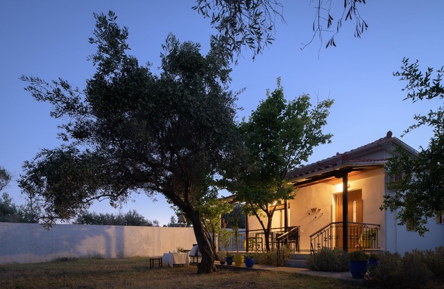 Eleni's Charming Cottage, ideal for Couples or Families seeking Natural Living