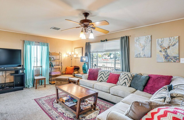 Elfrida Home w/Yard & Fire Pit: 14 Mi to Wineries