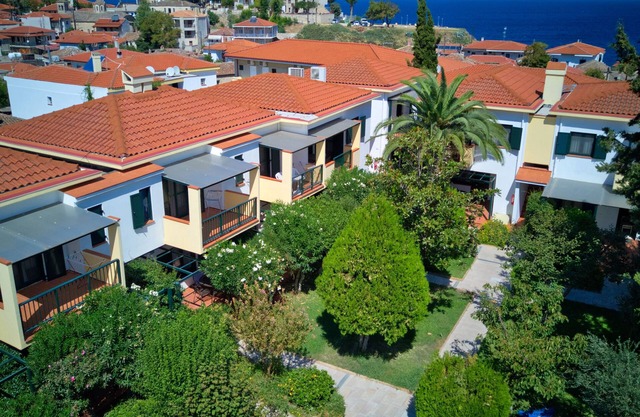 Elia Apartments