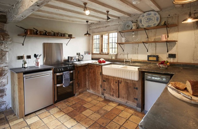 Elinor Fettiplace, in the grounds of Elizabethan Pauntley Court, is perfect for a romantic escape.