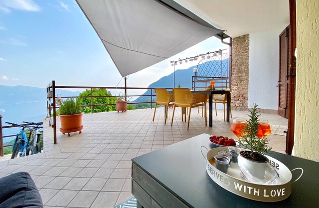 Elisa - Theater Home, with big terrace and marvellous lake view