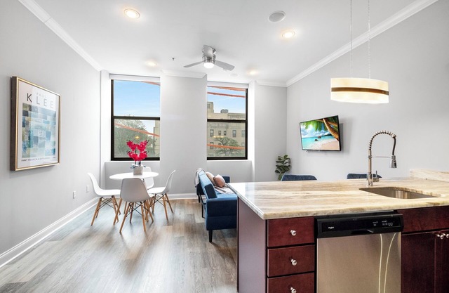 Elite 1BR Suite w/Pool & Gym