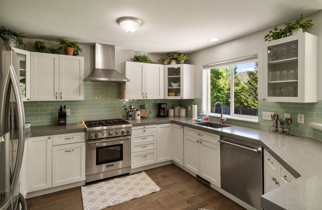 Elk Grove - Large 5 Bedroom Home on the Way to Big Sky just outside Bozeman.