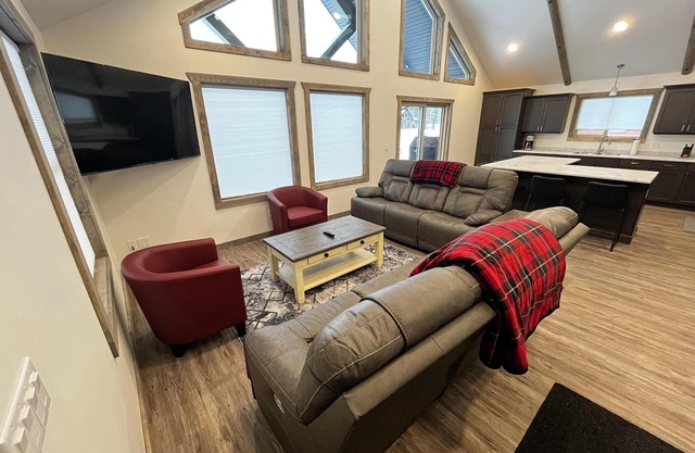 Elk Horn Cabin Rental - Pet Friendly!