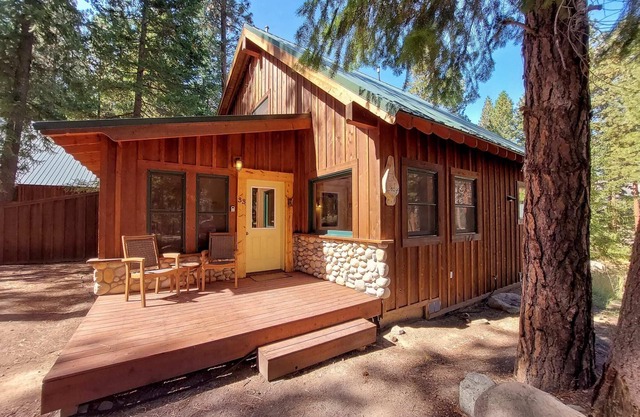 Elk Lodge: Spacious Cabin Near Trails & Ski Access