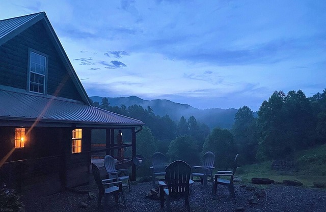 Elk Meadow Lodge - Picturesque Views, Hot Tub, Gameroom