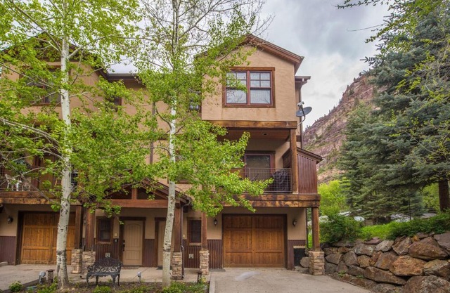 Elkhorn Townhome 1939