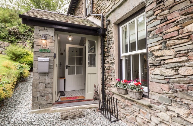 ELLER CLOSE HOUSE, family friendly, with open fire in Grasmere