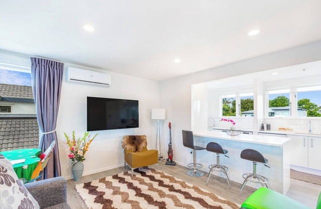 Ellerslie 3BR House | Fresh Reno | Zodiak Stays
