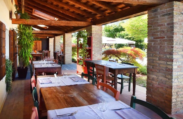 Elliot Osteria e Dormire in Collina