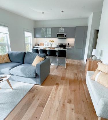 Elora’s Irvine River Suite