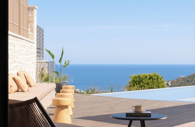 Elouera Seaview Villa II, Infinity Pool & Design