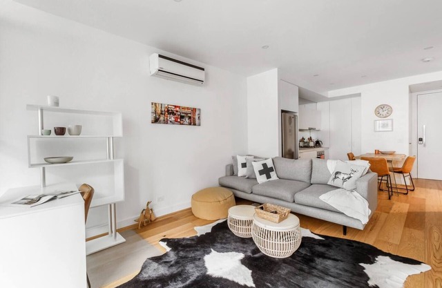 Elsters Edge A Stylish Elwood Escape with Terrace