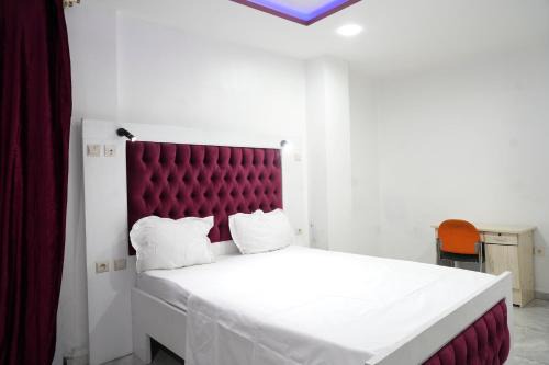 Elvira Home