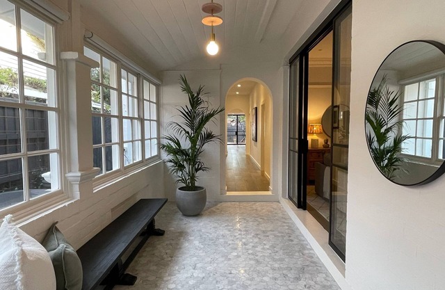 Elwood Elegance + Style - Perfect mix of Coastal Living + Urban City Vibrancy
