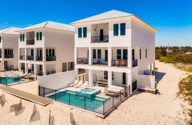 Elysian - Beachfront Paradise w/Luxury Amenities!