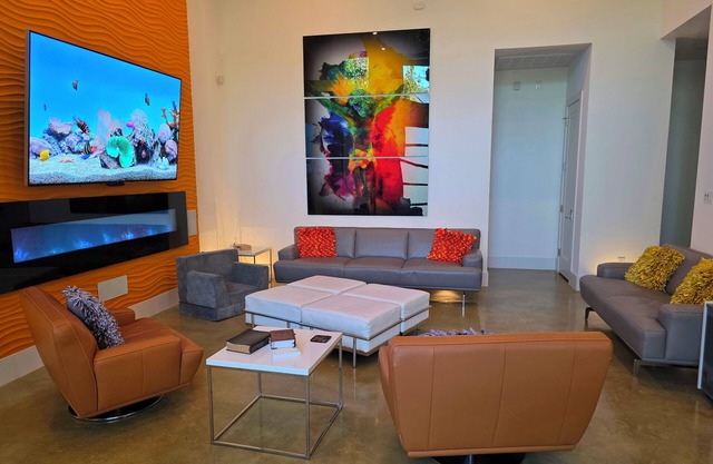 Elysian Haven - Modern Urban Oasis in a Peaceful Neighborhood