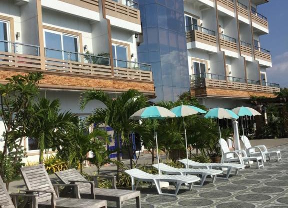 EM Royalle Hotel & Beach Resort