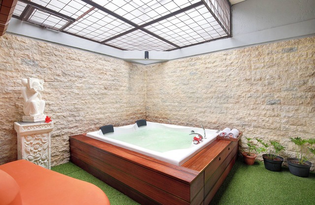 Emeline House Cozy Retreat Just Minutes from Everything!