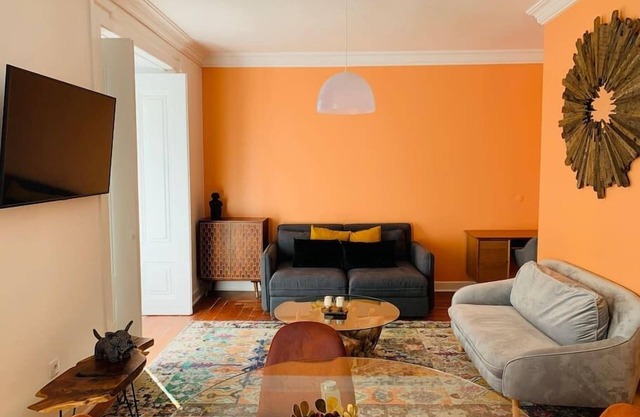 Emenda 2 - Spacious apartment in Chiado w/parking