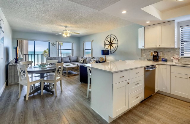 Emerald Isle 204 Beautiful Updates|Beach Front|Corner Condo|Great location!