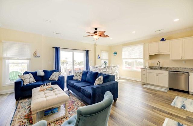 Emerald Isle Vacation Home Walk to Beach!