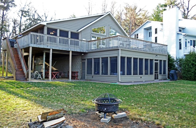 Emma's Spectacle Lake Home - a Perfect Retreat from the World