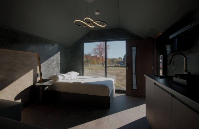 Emrose Luxury Cabins 2