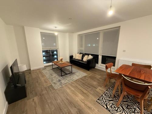 En-suite Double Room in a shared apartment close to central London
