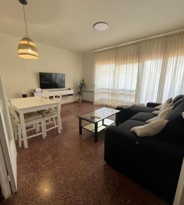Encantador Apartamento en el Corazón de Tremp