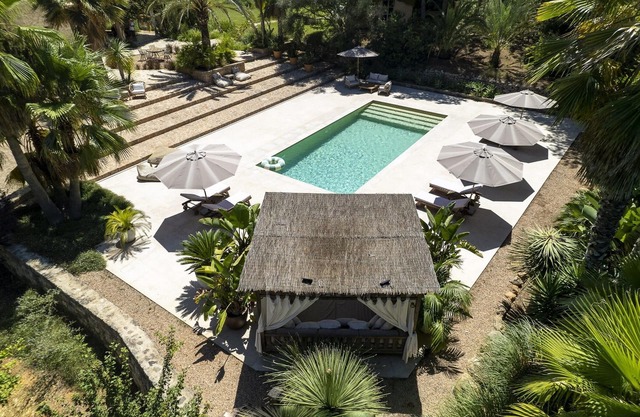 Enchanted family Retreat Villa only 5 Minutes from Santa Gertrudis and Lorenzo