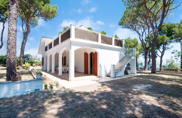 Enchanting Coastal with Views