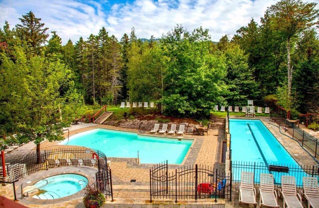 Enchanting condo overlooking Lac du Mont-Tremblant CITQ # 311589