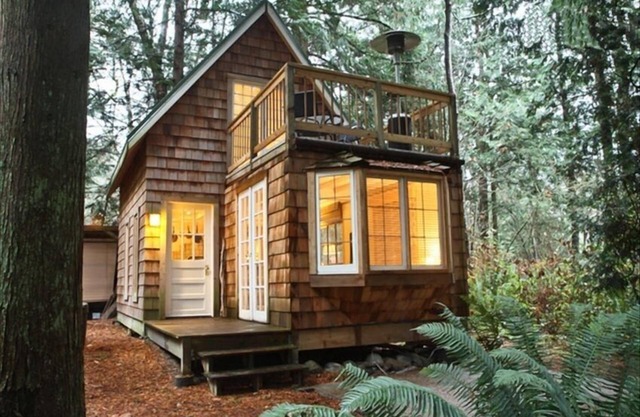 Enchanting cottage connected to Lily Point Marine Park