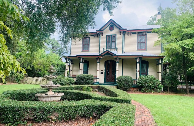 Enchanting Estate In the heart of Wilson