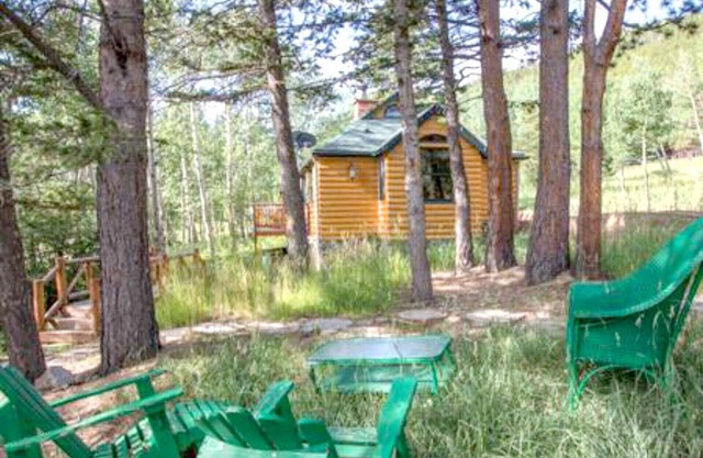 Enchanting log cabin mountain woods and meadow with free wifi