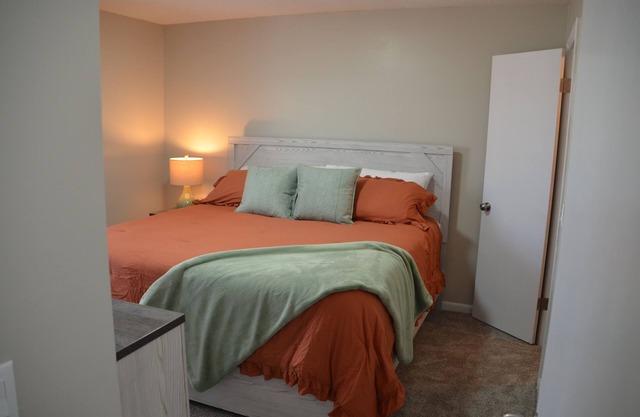 Enchanting Oasis - Centrally located! Quiet, great TDY spot, family friendly.