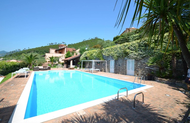 Enchanting pool villa with large garden in top location