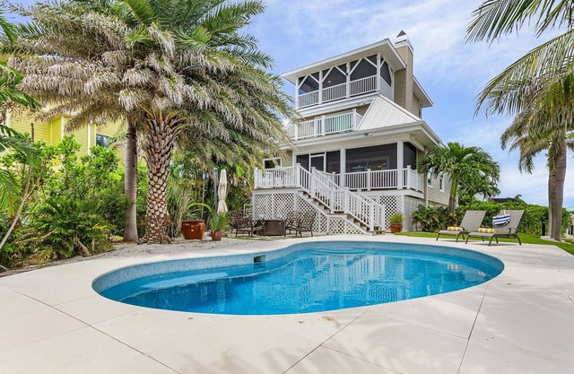 Enchanting Retreat - Pine Island Paradise - Roelens