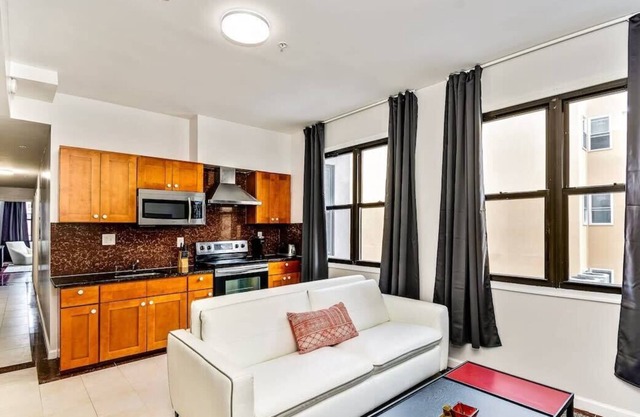 Enchanting Retreat: Enjoy your stay in our 2BD apartment